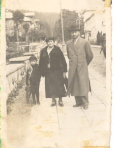 Photo of Wolf Feldbaum with his wife Esther