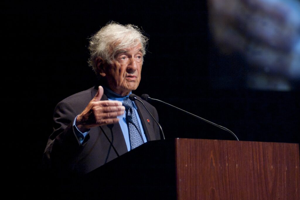 Eli Wiesel at podium